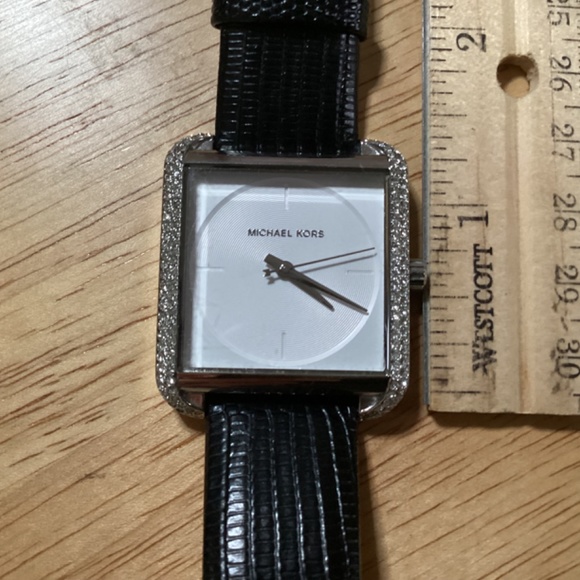 Michael Kors Lake Pave Silver-tone Embossed Leather Band Women’s Watch MK2583 - Picture 3 of 15